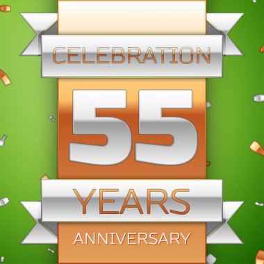 Gerçekçi elli beş yıl yıldönümü kutlama tasarım. Gümüş ve altın şerit, yeşil zemin üzerine konfeti. Doğum günü partin için renkli vektör şablon öğeleri. Yıldönümü şerit