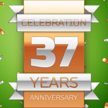 Gerçekçi otuz yedi yıl yıldönümü kutlama tasarım. Gümüş ve altın şerit, yeşil zemin üzerine konfeti. Doğum günü partin için renkli vektör şablon öğeleri. Yıldönümü şerit