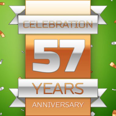 Gerçekçi elli yedi yıl yıldönümü kutlama tasarım. Gümüş ve altın şerit, yeşil zemin üzerine konfeti. Doğum günü partin için renkli vektör şablon öğeleri. Yıldönümü şerit