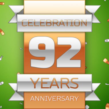Gerçekçi doksan iki yıl yıldönümü kutlama tasarım. Gümüş ve altın şerit, yeşil zemin üzerine konfeti. Doğum günü partin için renkli vektör şablon öğeleri. Yıldönümü şerit