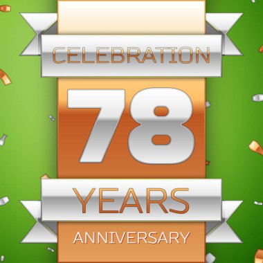 Gerçekçi yetmiş sekiz yıl yıldönümü kutlama tasarım. Gümüş ve altın şerit, yeşil zemin üzerine konfeti. Doğum günü partin için renkli vektör şablon öğeleri. Yıldönümü şerit