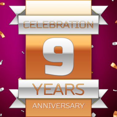 Gerçekçi dokuz yıl yıldönümü kutlama tasarım. Gümüş ve altın şerit, mor zemin üzerine konfeti. Doğum günü partin için renkli vektör şablon öğeleri. Yıldönümü şerit