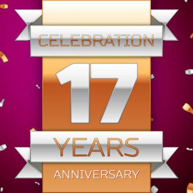Gerçekçi on yedi yıl yıldönümü kutlama tasarım. Gümüş ve altın şerit, mor zemin üzerine konfeti. Doğum günü partin için renkli vektör şablon öğeleri. Yıldönümü şerit