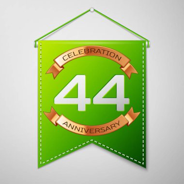 Gri arka plan üzerinde yazıt kırk dört yıl yıldönümü kutlama tasarım ile gerçekçi yeşil bayrağı. Altın şerit. Doğum günü partin için renkli şablon öğeleri. Vektör çizim