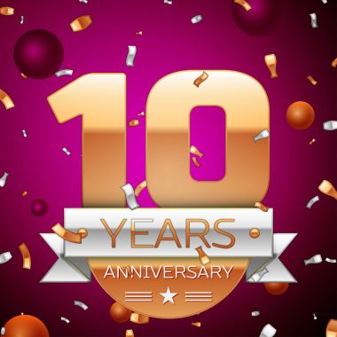 Gerçekçi on yıl yıldönümü kutlama tasarım. Golden numaraları ve gümüş şerit, mor zemin üzerine konfeti. Doğum günü partin için renkli vektör şablon öğeleri