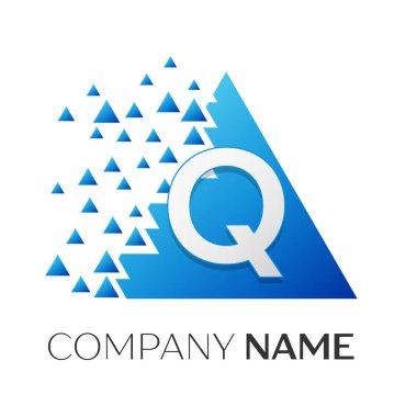 Gerçekçi harf Q vektör logo simge ile parçalanmış bloklar beyaz arka plan üzerinde renkli üçgen. Tasarımınız için vektör şablonu