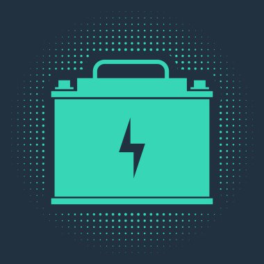 Mavi arka planda yeşil araba akü ikonu izole edildi. Akümülatör bataryası enerji ve elektrik akümülatörü bataryası. Şimşek çaktı. Soyut çember rastgele noktalar. Vektör İllüstrasyonu