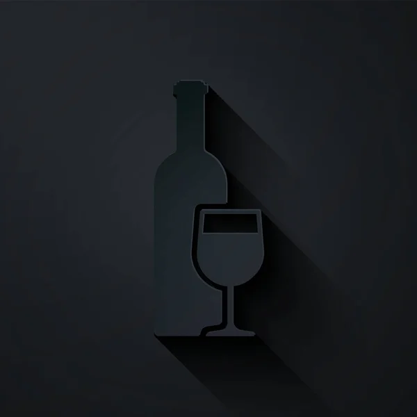 Papier gesneden Wijnfles met wijnglas pictogram geïsoleerd op zwarte achtergrond. Papierkunst stijl. Vector Illustratie — Stockvector