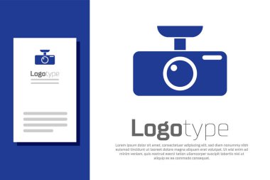 Mavi Araba Dvr simgesi beyaz arkaplanda izole edildi. Araba dijital video kaydedici ikonu. Logo tasarım şablonu elemanı. Vektör İllüstrasyonu