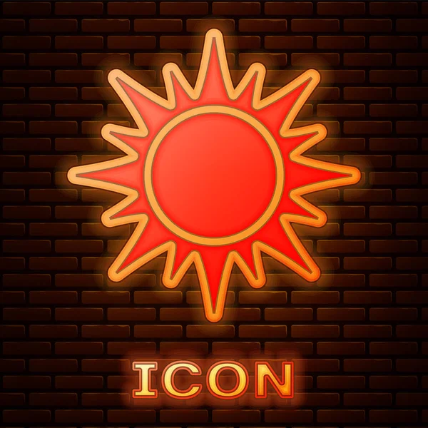 Ícone de sol de néon brilhante isolado no fundo da parede de tijolo. Ilustração vetorial — Vetor de Stock