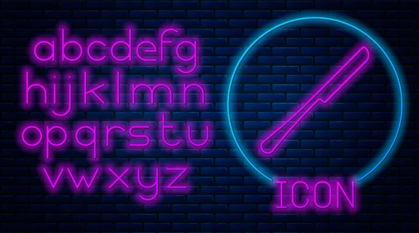 Gloeiend neon mes icoon geïsoleerd op bakstenen muur achtergrond. Bestek symbool. Neon licht alfabet. Vector Illustratie — Stockvector