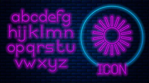 Glödande Neon sol ikonen isolerad på tegelvägg bakgrund. Neonljus alfabetet. Vektor illustration — Stock vektor