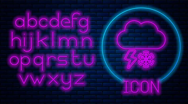 Nuvem de néon brilhante com ícone de neve e relâmpago isolado no fundo da parede de tijolo. Nuvem com flocos de neve. Ícone meteorológico único. Sinal de nevar. Alfabeto claro de néon. Ilustração vetorial —  Vetores de Stock
