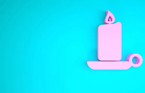 Vela rosa em chamas no ícone do castiçal isolado no fundo azul. Vela acesa à moda antiga. Vela cilíndrica com chama ardente. Conceito de minimalismo. 3D ilustração 3D render — Fotografia de Stock