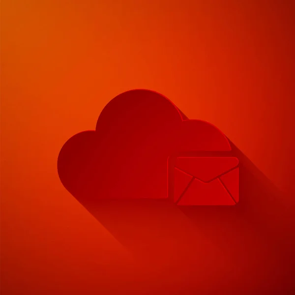 Papírvágás Cloud mail szerver ikon elszigetelt piros háttérrel. Felhő szerver tárhely e-mailben. Online üzenet szolgáltatás. Postaláda jel. Papírművészeti stílus. Vektorillusztráció — Stock Vector