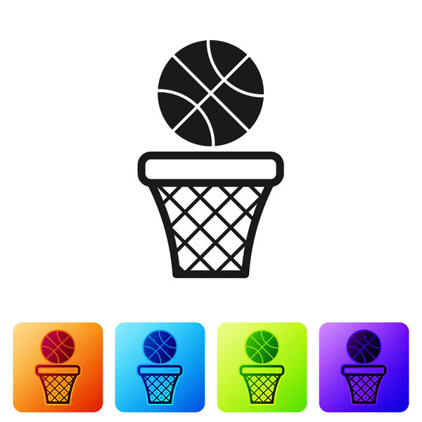 Черный баскетбольный мяч и корзина значок изолированы на белом фоне. Мяч в баскетбольном кольце. Поставьте их в цветные квадратные пуговицы. Векторная миграция
