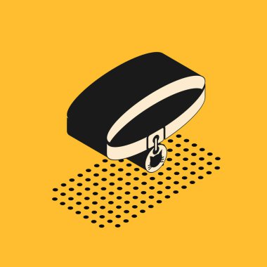 Sarı arka planda isim etiketi simgesi olan Isometric Cat tasması. Evcil hayvanlar için basit malzemeler. Kedi köpek bakımı. Kedi zincirleri. Vektör İllüstrasyonu