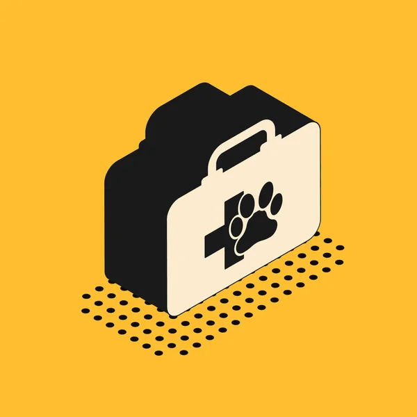 Изометрический значок аптечки для домашних животных выделен на желтом фоне. Отпечаток лапы собаки или кошки. Клиническая коробка. Векторная миграция — стоковый вектор