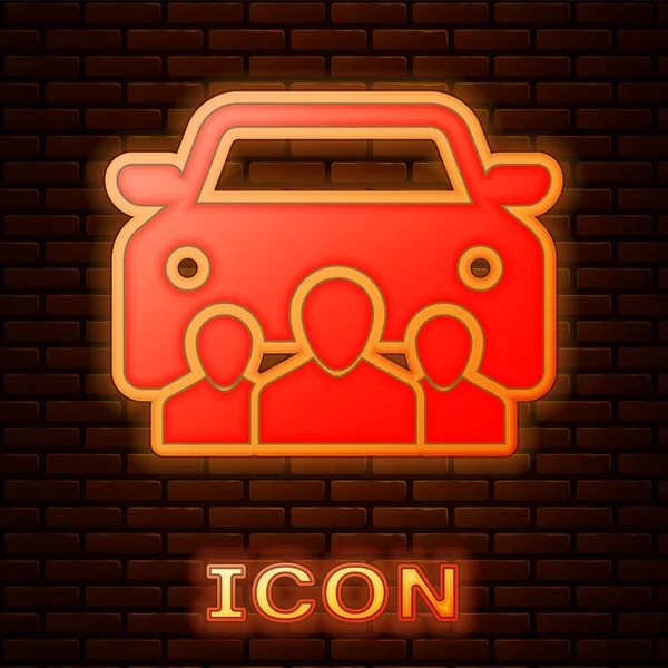 Glowing neon Car sharing with group of people icon isolated on brick wall background. Carsharing sign. Transport renting service concept. Vector Illustration — Stock Vector