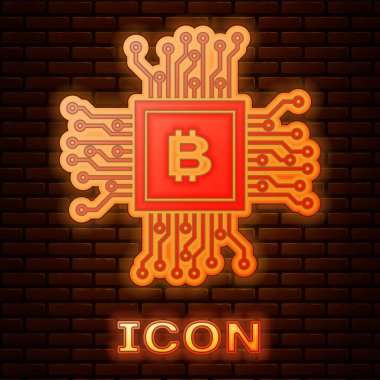 Parlayan Neon CPU madencilik çiftlik simgesi tuğla duvar arka planda izole. İşlemci içinde Bitcoin işareti. Cryptocurrency madencilik topluluğu. Dijital para. Vektör Illustration