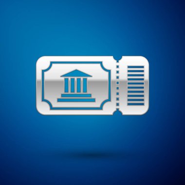 Gümüş Müze bileti ikonu mavi arka planda izole edildi. Tarih müzesi bileti etkinliği sergi gezisini kabul ediyor. Vektör İllüstrasyonu