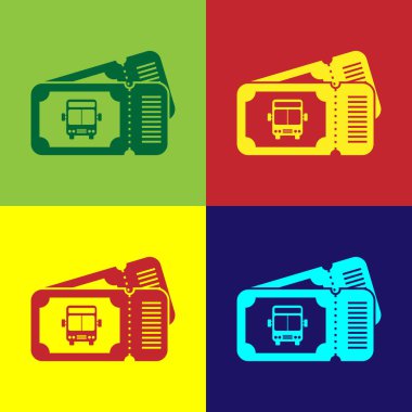 Renkli otobüs bileti simgesi arkaplanda izole edildi. Toplu taşıma bileti. Vektör İllüstrasyonu