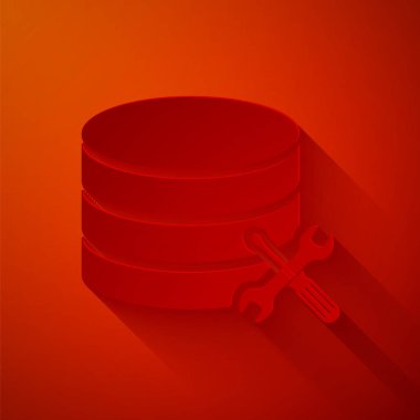 Kağıt kesme veritabanı sunucusu tornavida ve anahtar simgesi kırmızı arkaplanda izole edildi. Ayarlama, servis, ayar, bakım, onarım, onarım. Kağıt sanatı tarzı. Vektör İllüstrasyonu