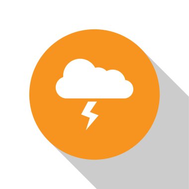 Beyaz Fırtına simgesi beyaz arkaplanda izole edildi. Bulut ve şimşek işareti. Fırtınanın hava durumu ikonu. Turuncu daire düğmesi. Vektör İllüstrasyonu