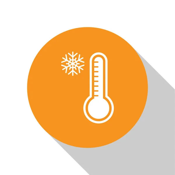 Bílý meteorologický teploměr měření tepla a studené ikony izolované na bílém pozadí. Teploměr ukazuje teplé nebo studené počasí. Oranžový knoflík. Vektorová ilustrace — Stockový vektor