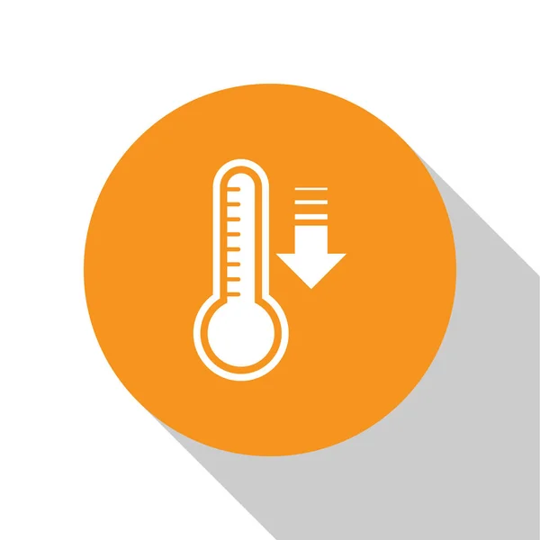 Fehér Meteorológiai hőmérő, amely fehér alapon izolált hőt és hideg ikont mér. Hőmérő berendezés, amely meleg vagy hideg időjárást mutat. Narancs kör gomb. Vektorillusztráció — Stock Vector