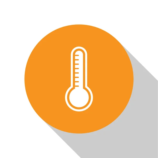 Белый метеорологический термометр, измеряющий тепло и холодную иконку на белом фоне. Термометр показывает жаркую или холодную погоду. Оранжевый круг. Векторная миграция — стоковый вектор