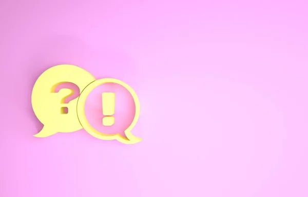 Bolhas de fala amarelas com ícone de pergunta e exclamação isolado em fundo rosa. Assinatura FAQ. Copiar arquivos, bate-papo bolha de fala e gráfico. Conceito de minimalismo. 3D ilustração 3D render — Fotografia de Stock