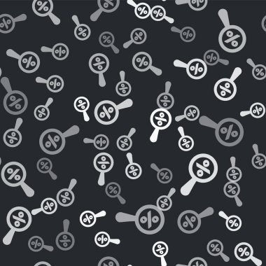 İndirimli yüzde ikonlu gri büyüteç siyah arka planda izole edilmiş kusursuz desen. İndirimli aramalar. İndirim tabelasını ara. Vektör İllüstrasyonu