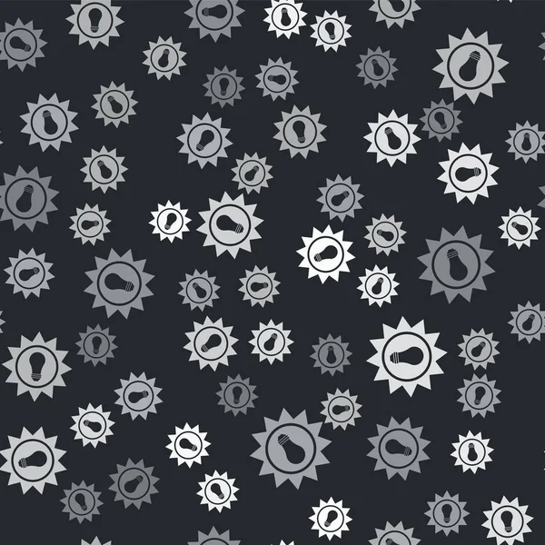 Grijs zonne-energie paneel pictogram geïsoleerd naadloos patroon op zwarte achtergrond. Zon en gloeilamp. Vector Illustratie — Stockvector
