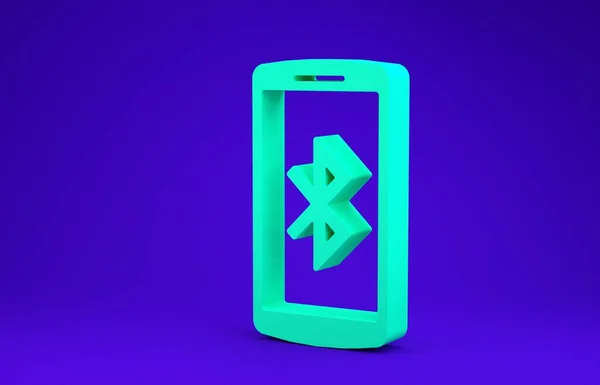 Zelený Smartphone s ikonou bluetooth symbol izolované na modrém pozadí. Minimalismus. 3D ilustrace 3D vykreslení — Stock fotografie