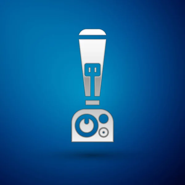 Icono de Silver Blender aislado sobre fondo azul. Cocina eléctrica licuadora estacionaria con tazón. Cocinar batidos, cócteles o jugos. Ilustración vectorial — Vector de stock