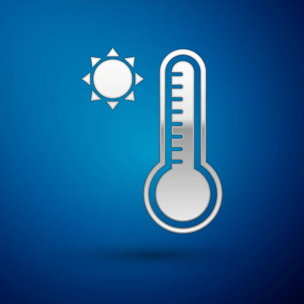 Termômetro de Meteorologia de Prata medindo calor e ícone frio isolado no fundo azul. Equipamento termômetro mostrando clima quente ou frio. Ilustração vetorial — Vetor de Stock