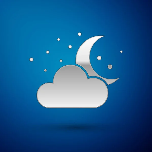 青い背景に隔離された月と星のアイコンを持つシルバークラウド。曇りの夜の兆候。睡眠の夢のシンボル。夜または就寝の時間サイン。ベクトルイラストレーション — ストックベクタ