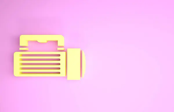 Κίτρινος φακός εικονίδιο απομονώνονται σε ροζ φόντο. Τουρίστας λαβή φακό. Μινιμαλιστική έννοια. 3D απεικόνιση 3d καθιστούν — Φωτογραφία Αρχείου