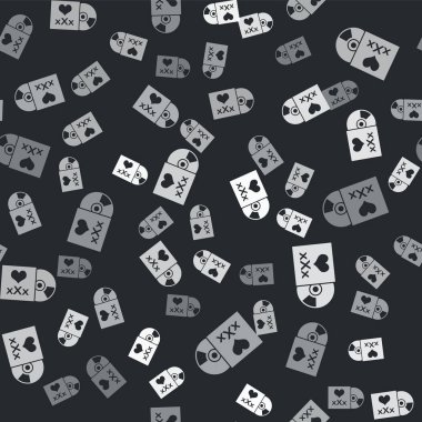 Üzerinde Xxx simgesi olan gri disk siyah arkaplanda izole edilmiş. Yaş sınırlama sembolü. 18 artı içerik işareti. Yetişkin kanalı. Vektör İllüstrasyonu