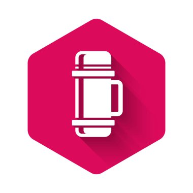 Beyaz termos konteynır ikonu uzun gölgeli. Termo matara ikonu. Kamp ve yürüyüş ekipmanları. Pembe altıgen düğmesi. Vektör İllüstrasyonu