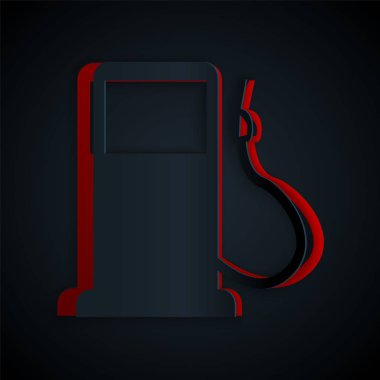 Kağıt kesiği Petrol ya da benzin istasyonu simgesi siyah arkaplanda izole edilmiş. Araba yakıtı sembolü. Benzin pompası. Kağıt sanatı tarzı. Vektör İllüstrasyonu