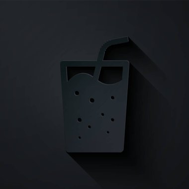 Kağıt kesiği, siyah zemin üzerinde su ikonu olan cam. Soda bardağı ve pipet içmek. Taze soğuk içecek sembolü. Kağıt sanatı tarzı. Vektör İllüstrasyonu