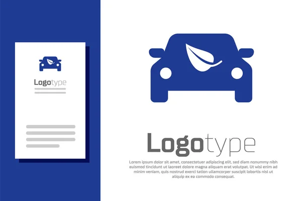Blue Eco bil koncept enhet med blad ikon isolerad på vit bakgrund. Grön energi bil symbol. Mall för logotyp. Vektor Illustration — Stock vektor