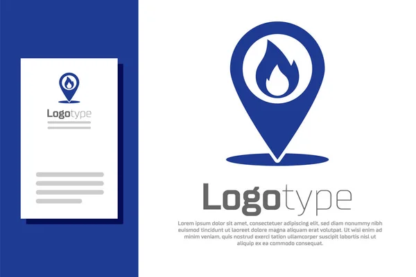 Blauer Kartenzeiger mit Flammensymbol auf weißem Hintergrund. Feuer in der Nähe. Logo Design Template-Element. Vektorillustration — Stockvektor