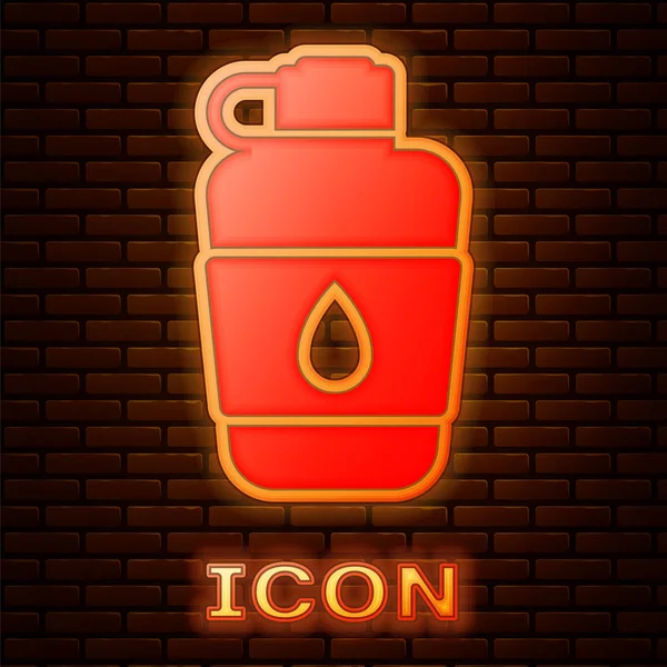 Brillante neón Cantina icono de la botella de agua aislado en el fondo de la pared de ladrillo. Icono del frasco turístico. Tarro de uso del agua en la campaña. Ilustración vectorial — Vector de stock