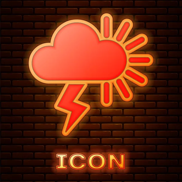 Ícone de tempestade neon brilhante isolado no fundo da parede de tijolo. Nublado com um raio e um sinal de sol. Ícone meteorológico da tempestade. Ilustração vetorial — Vetor de Stock