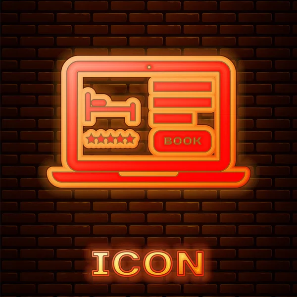 Leuchtende Neon Online-Hotelbuchung Symbol isoliert auf Backsteinwand Hintergrund. Online-Buchungsdesign für Laptop. Vektorillustration — Stockvektor
