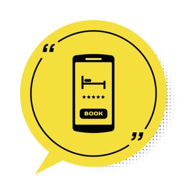 Siyah Çevrimiçi otel rezervasyon simgesi beyaz arka planda izole edildi. Cep telefonu için online rezervasyon tasarımı konsepti. Sarı konuşma balonu sembolü. Vektör İllüstrasyonu