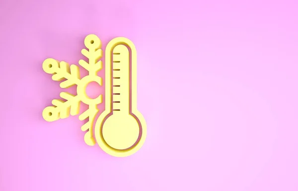 Желтый термометр со значком снежинки изолирован на розовом фоне. Концепция минимализма. 3D-рендеринг — стоковое фото